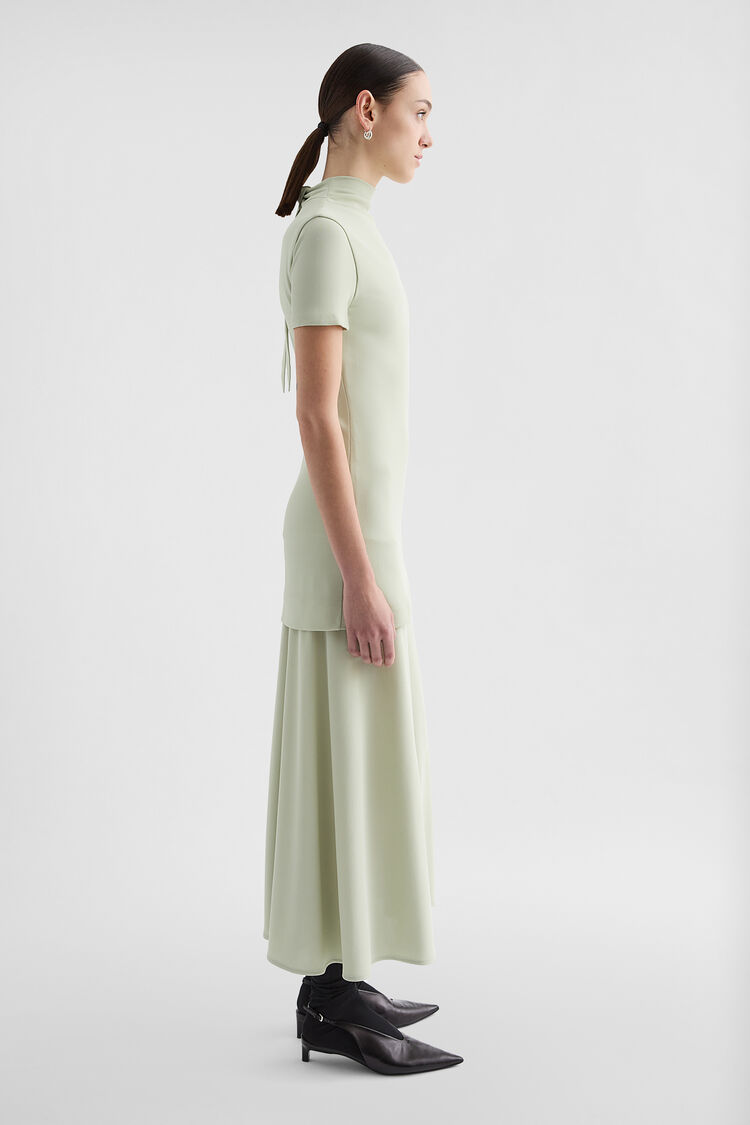 Kleid mit Stehkragen aus fließender Viskose - Kleider Kleid mit Stehkragen aus fließender Viskose - Kleider - Image 2