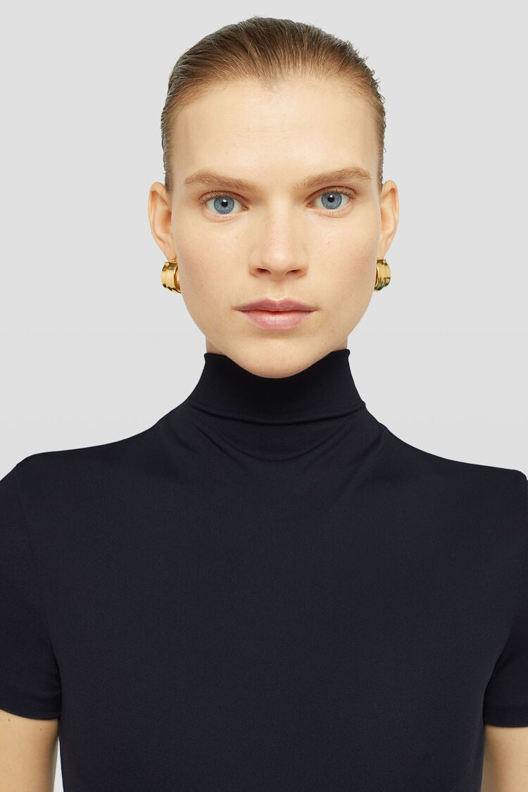 Kleid mit Stehkragen aus fließender Viskose - Kleider Kleid mit Stehkragen aus fließender Viskose - Kleider - Image 3