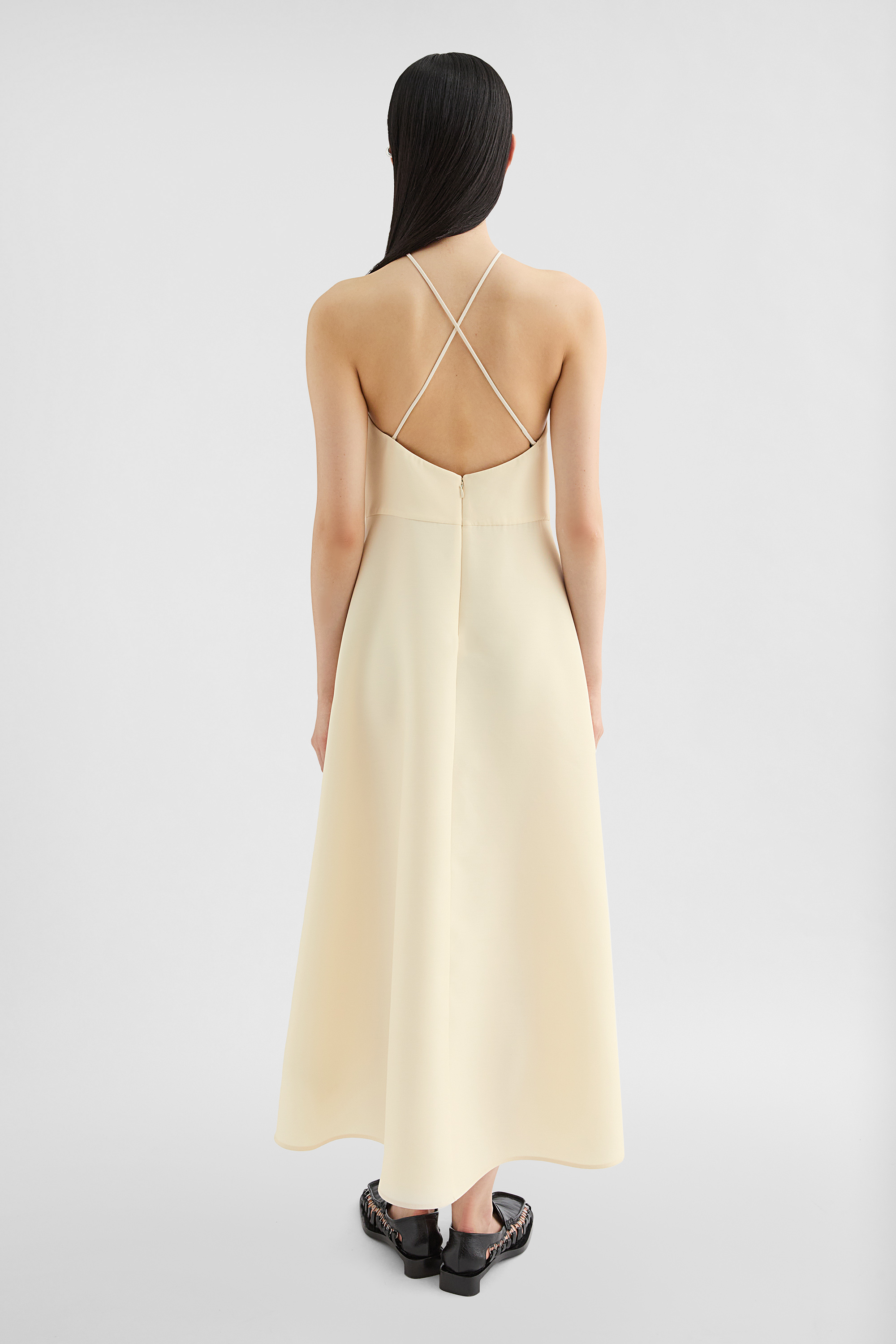 Neckholder-Kleid aus leichter Wollmischung - Kleider - Image 4