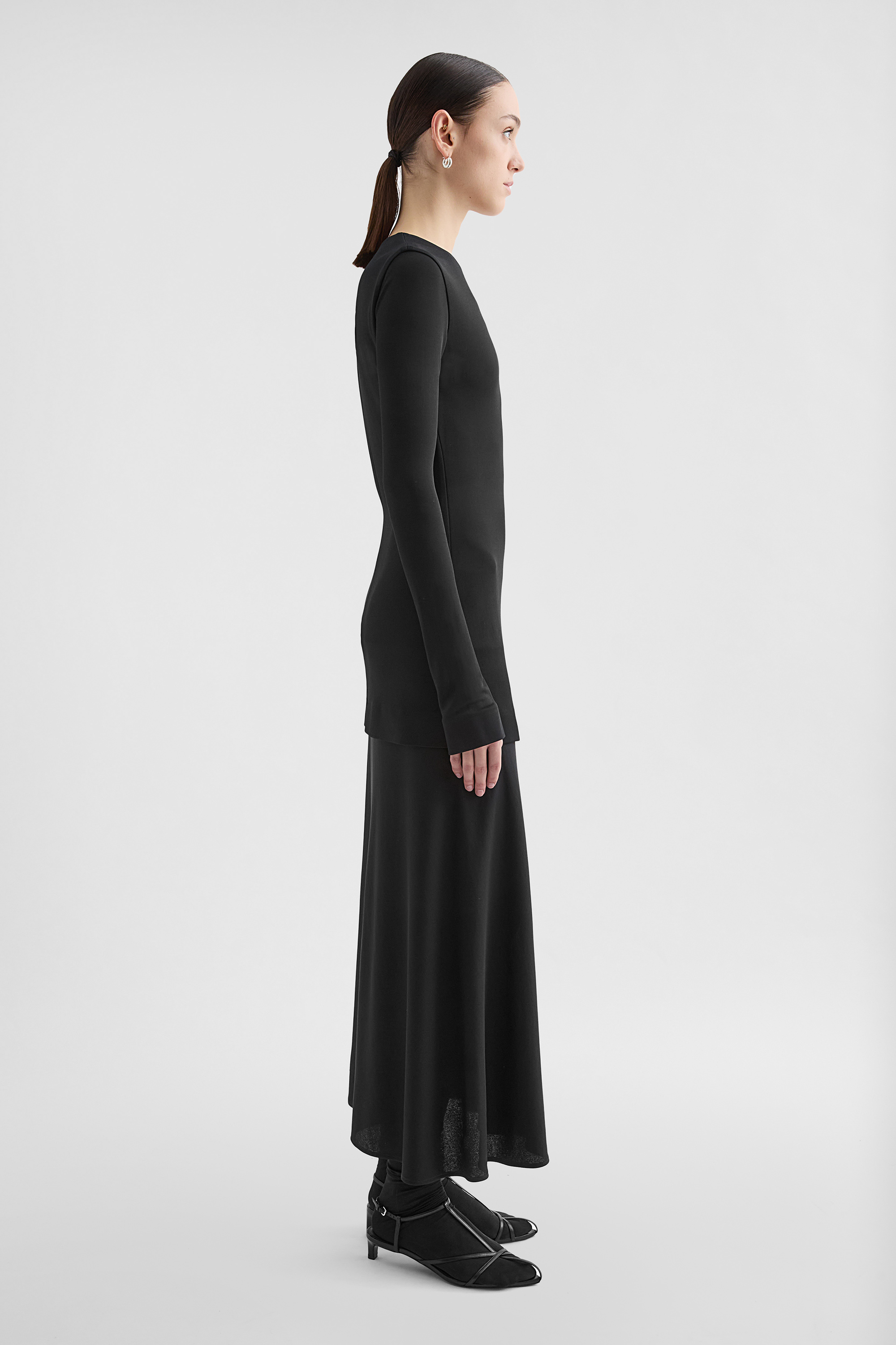 Kleid mit Rundhalsausschnitt aus fließender Viskose - Kleider - Image 2