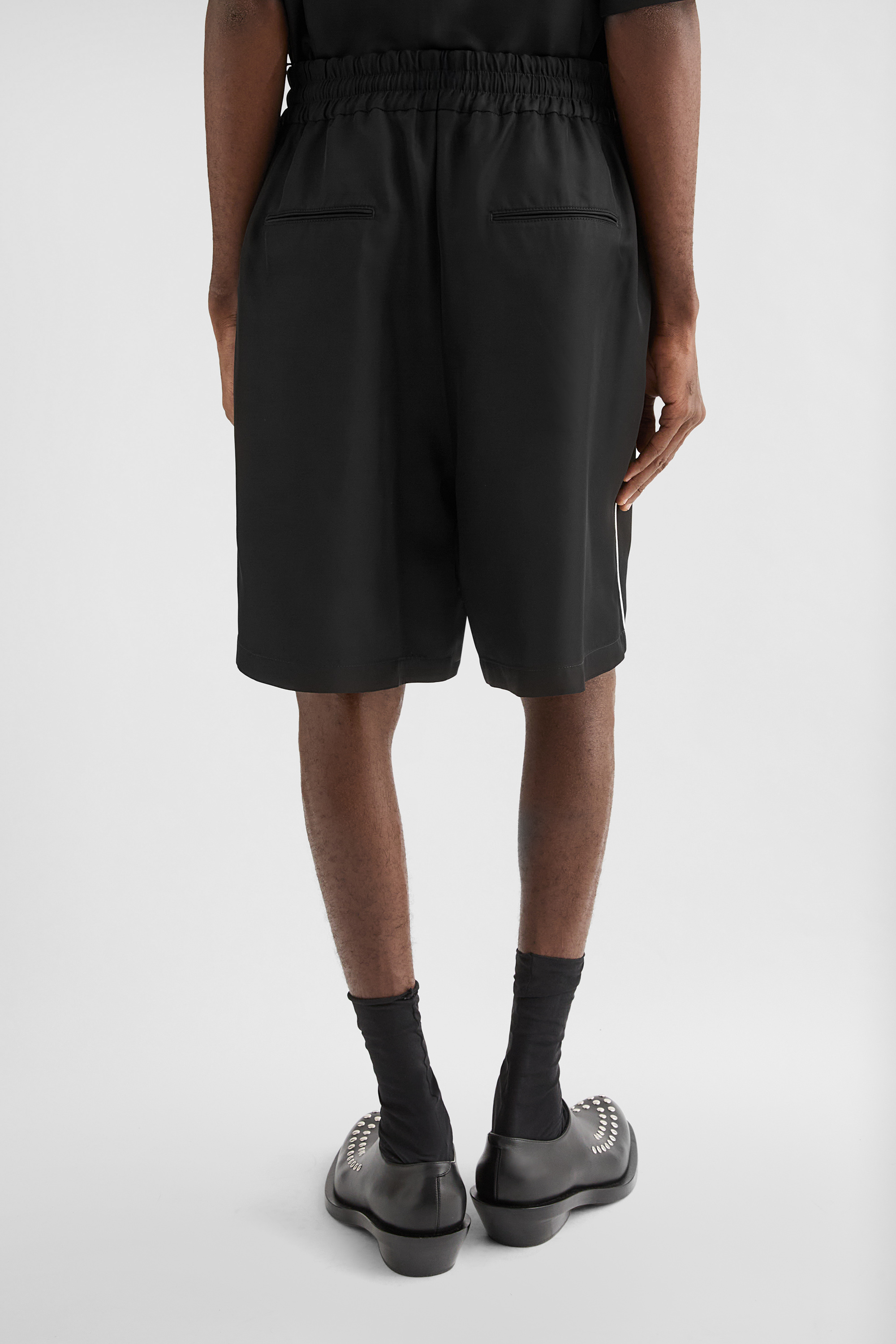 Fluid Viscose Shorts - Trousers - Image 4