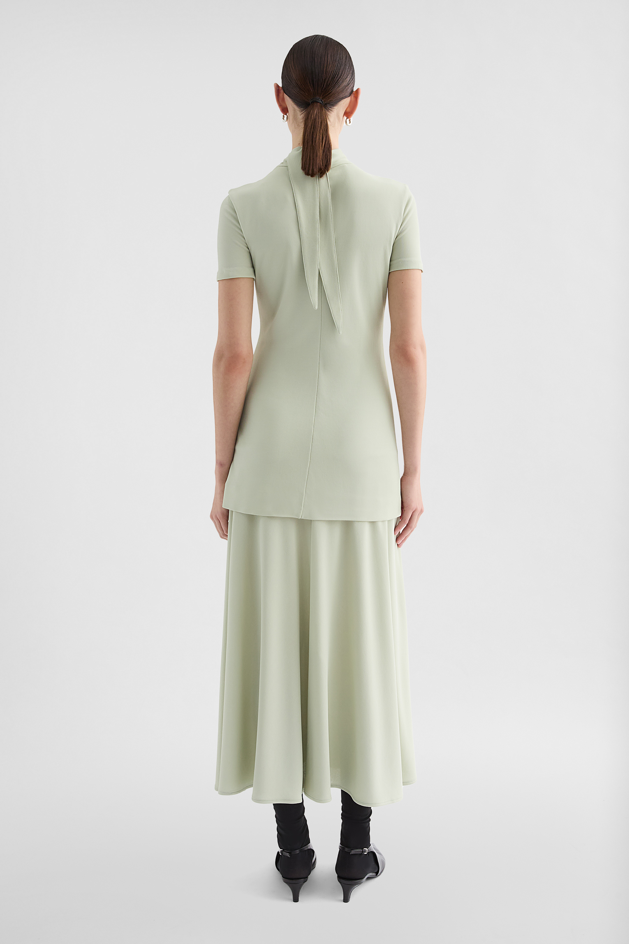 Kleid mit Stehkragen aus fließender Viskose - Kleider - Image 4