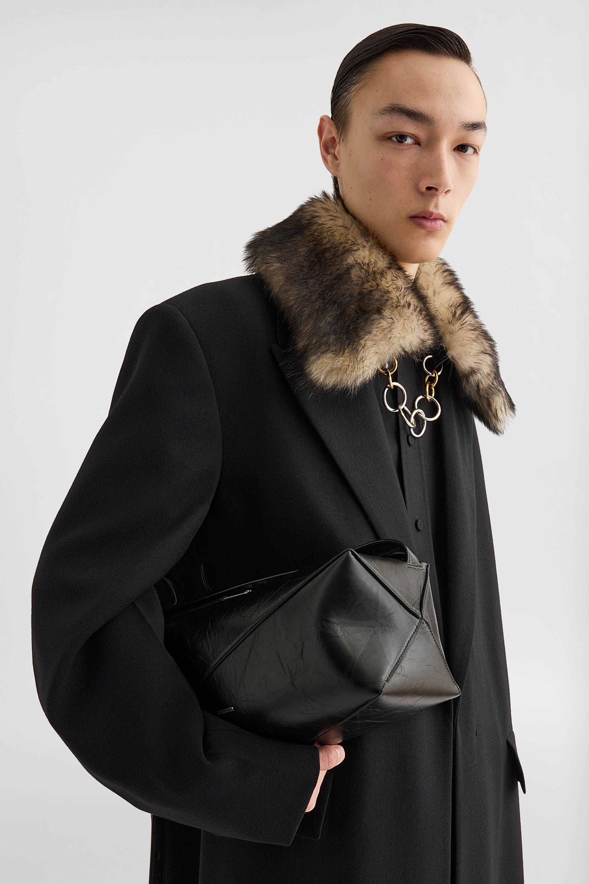 Vertigo Crossbody Medium - Crossbodies - Image 2