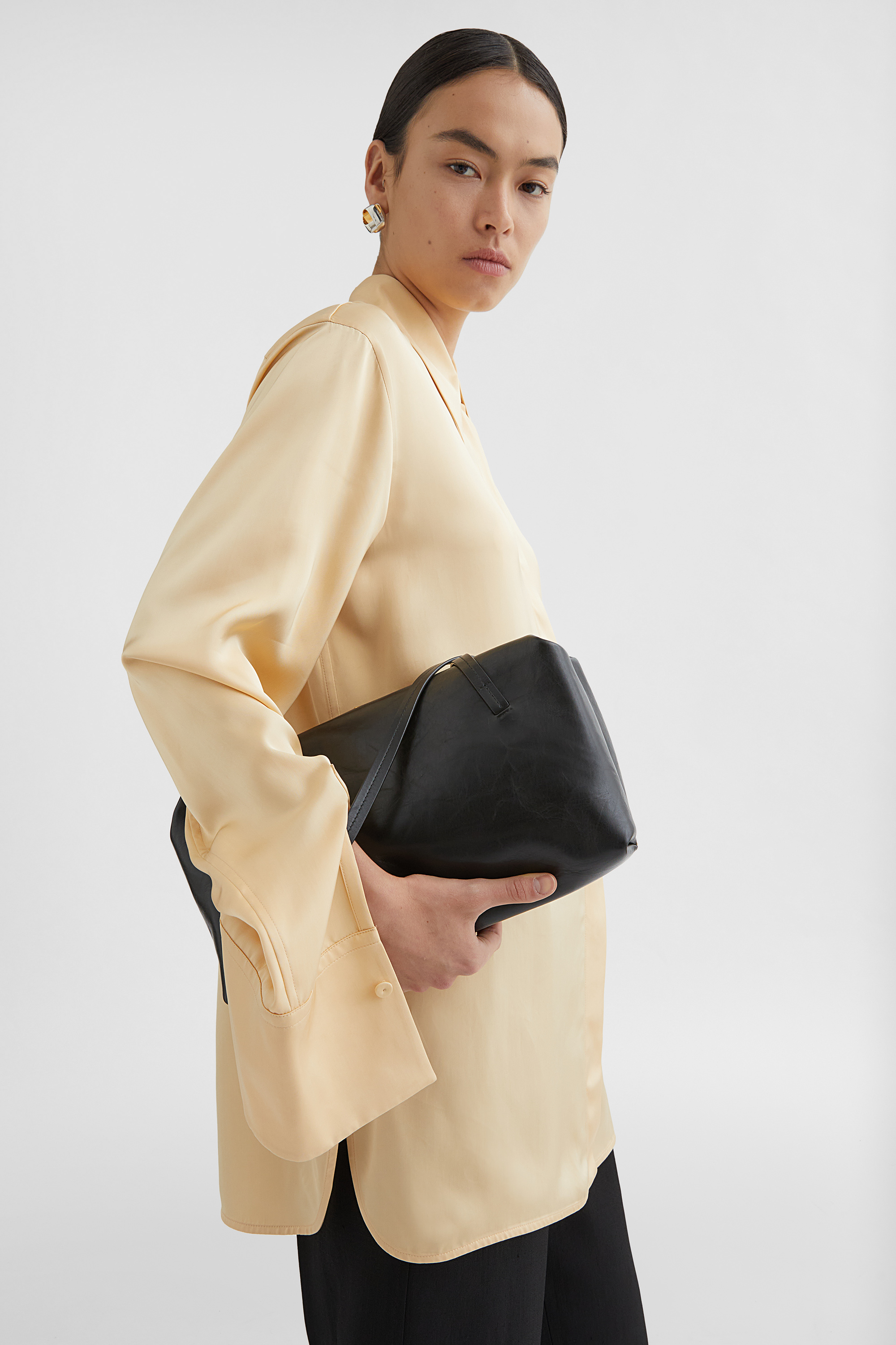 Goji Pillow Medium - Handbags - Image 3