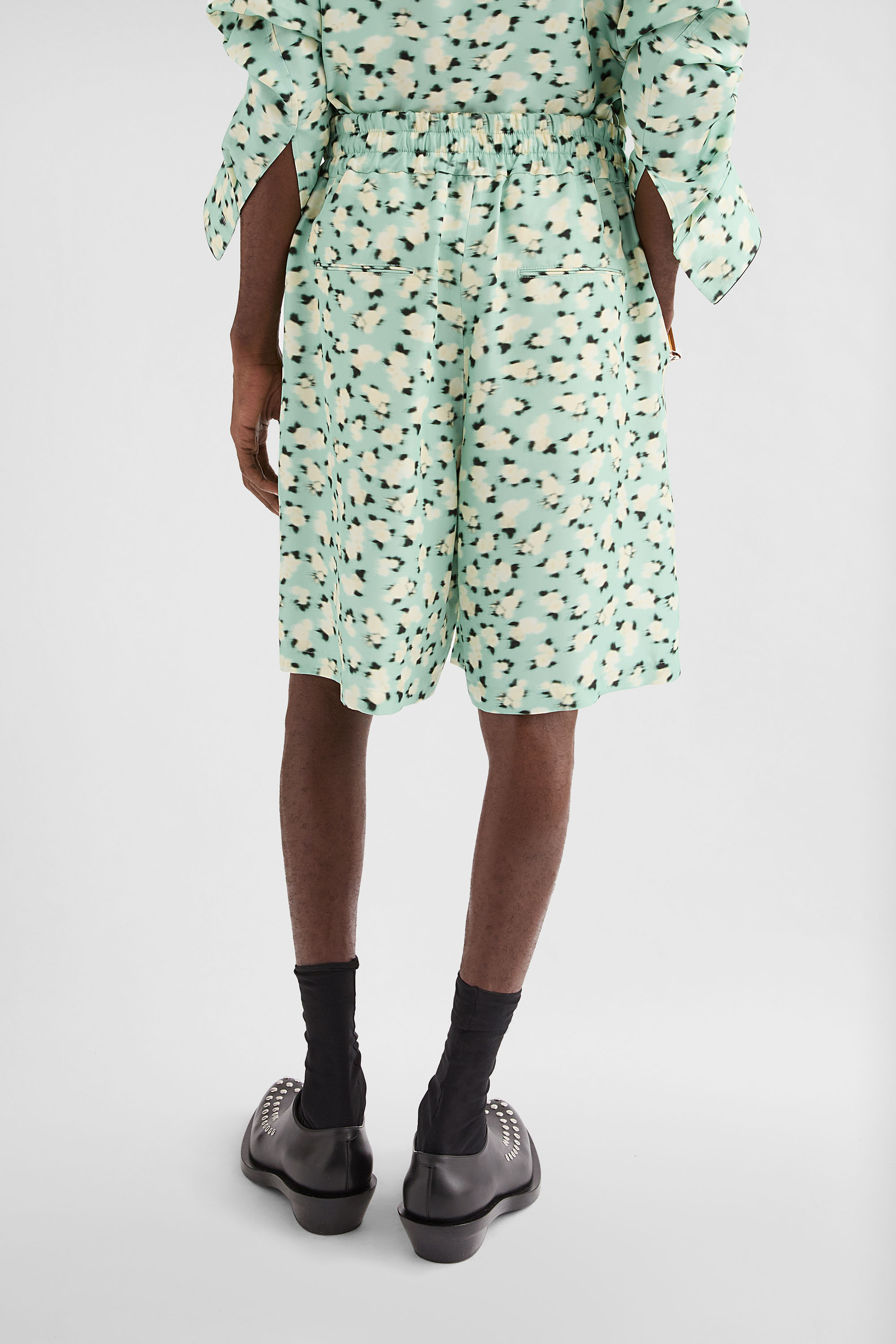 Fluid Viscose Printed Shorts - Trousers - Image 4