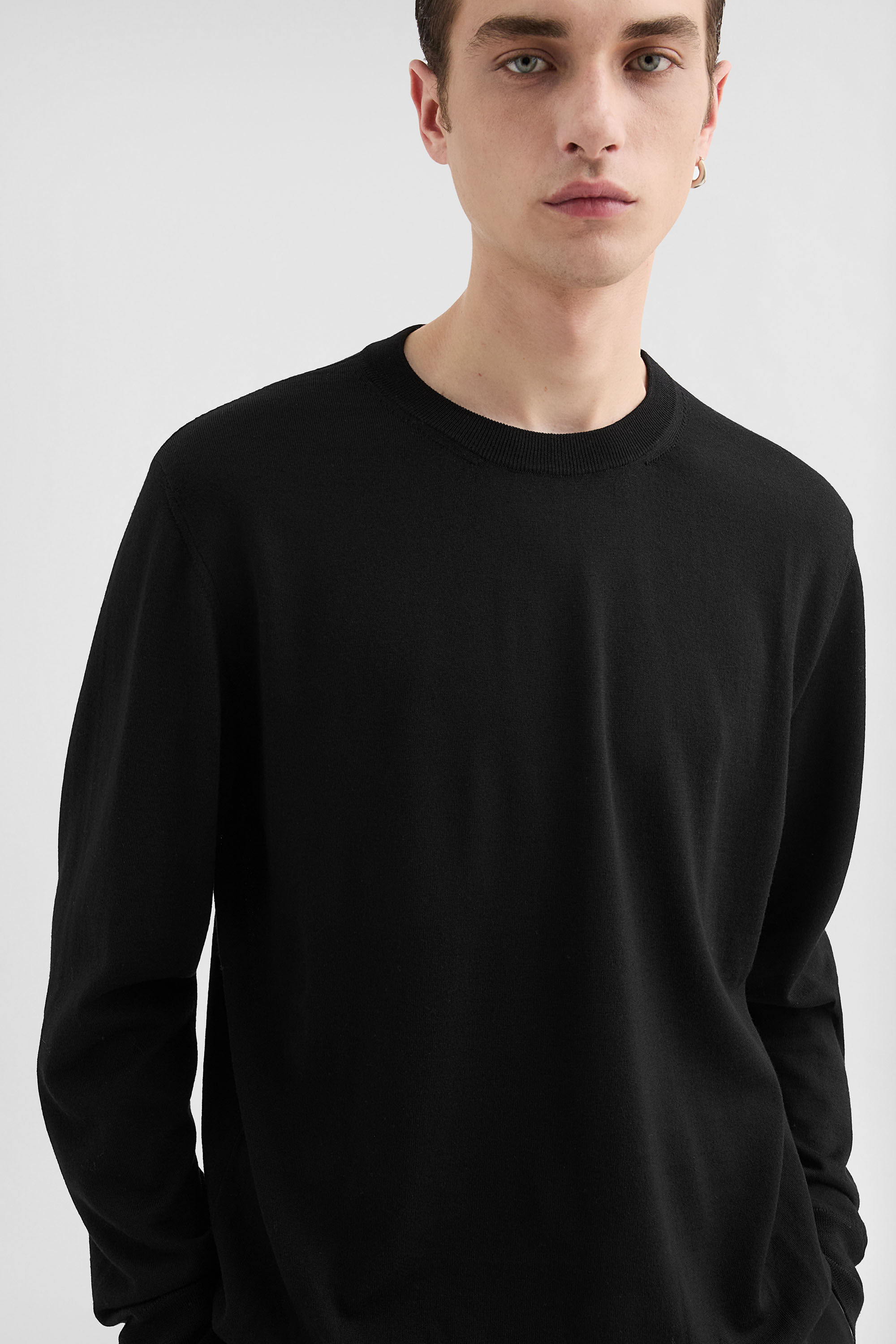Lightweight Wool Crew-Neck Sweater - Sweaters - Image 3