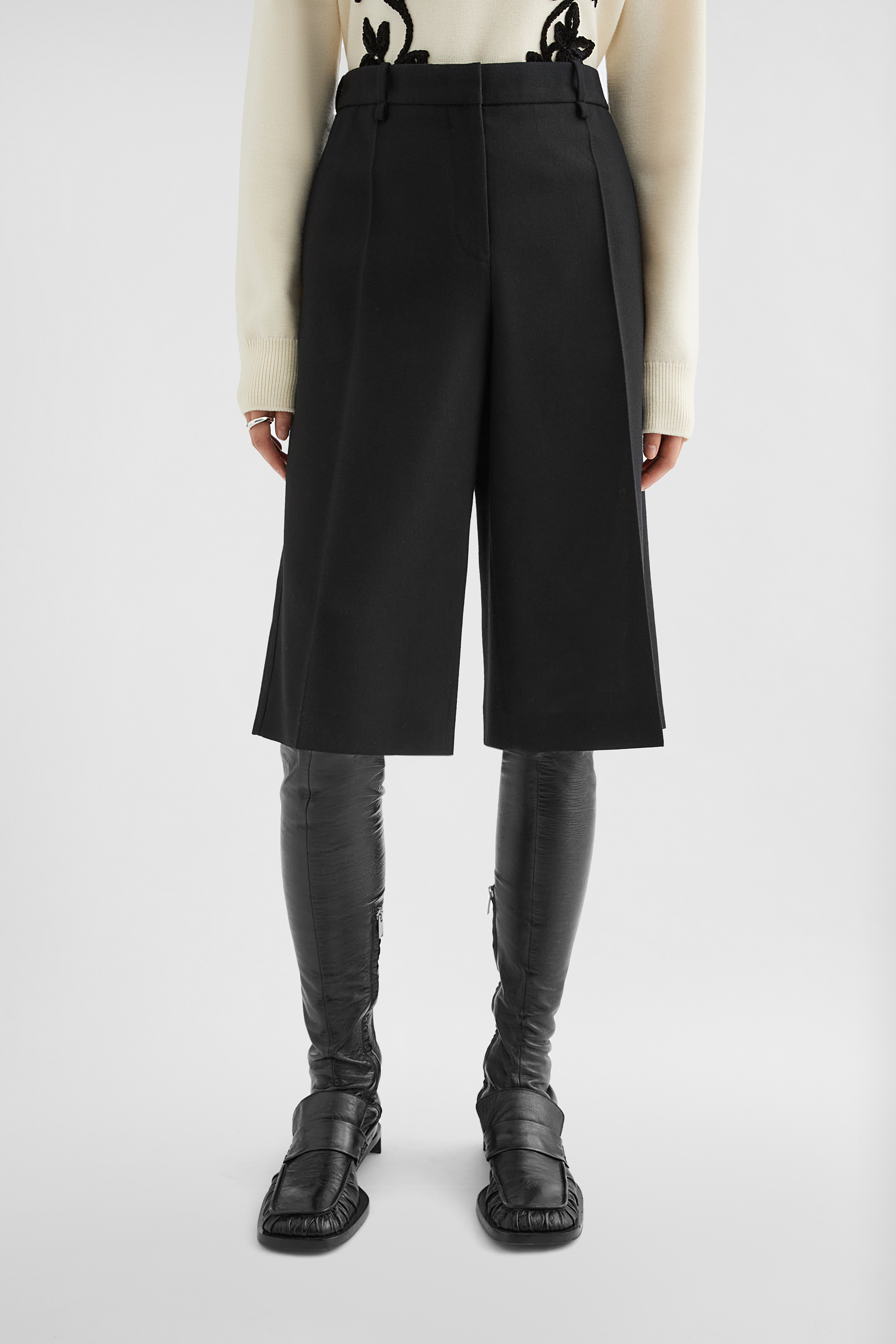 Wool Canvas Bermuda Shorts - Trousers - Image 2