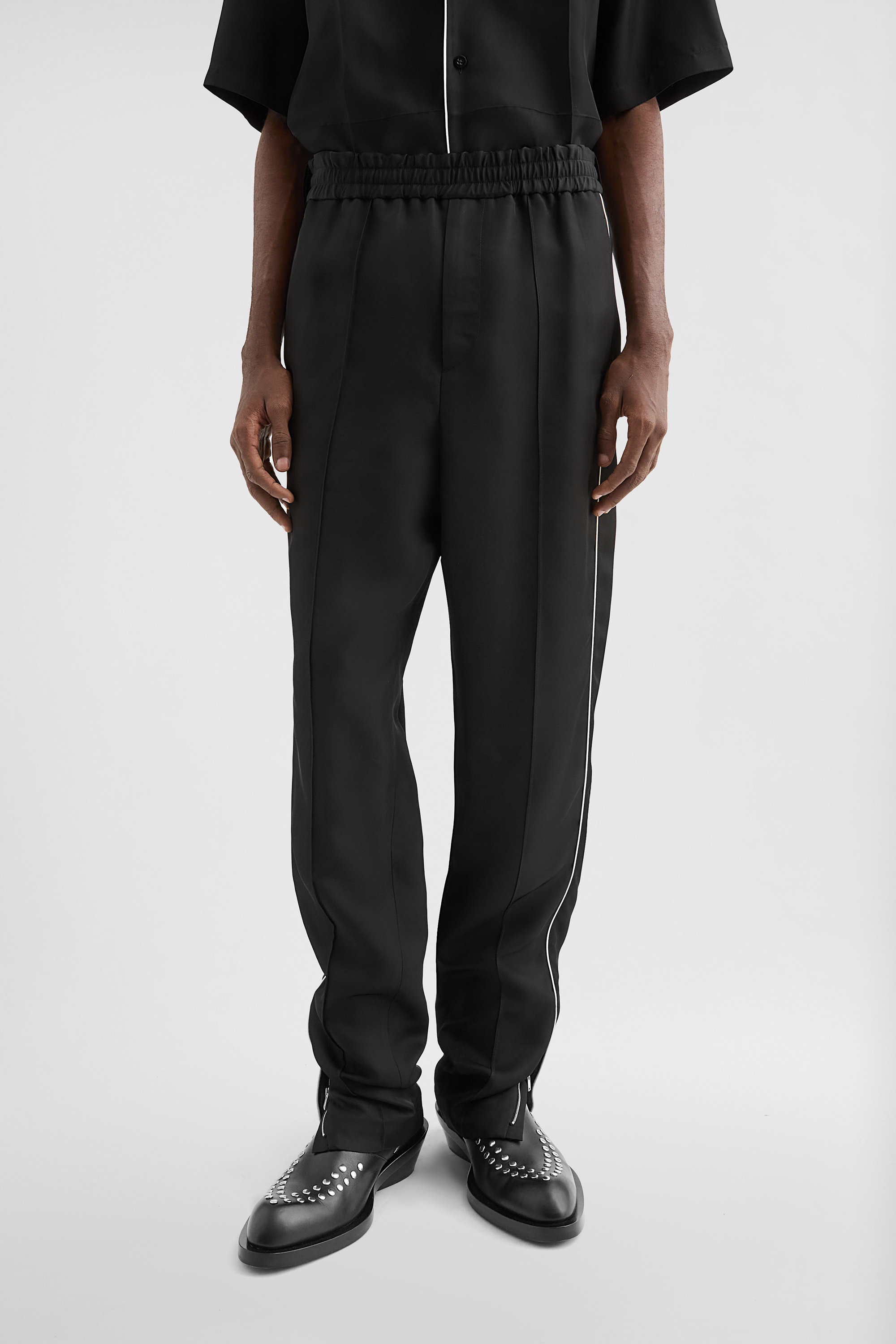 Fluid Viscose Tapered Trousers - Trousers - Image 2